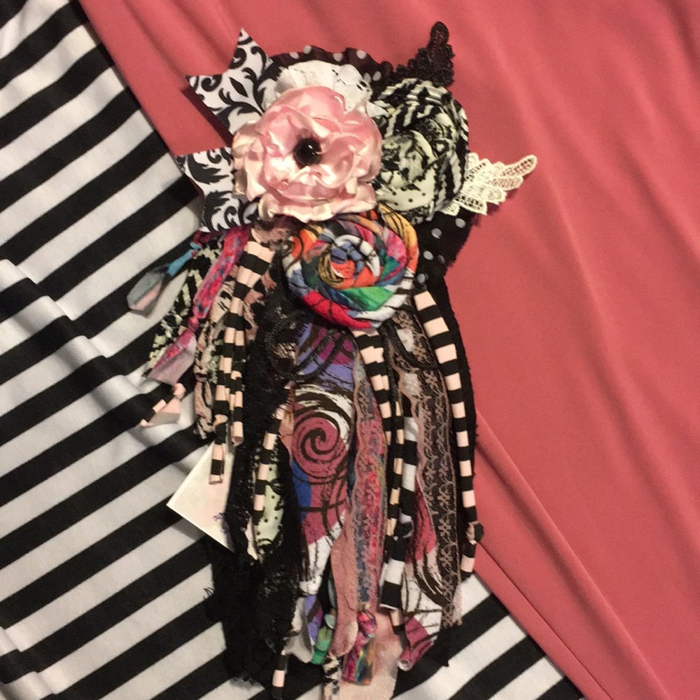 Reserved!! 😁Scrappy Flower pin....uncycled